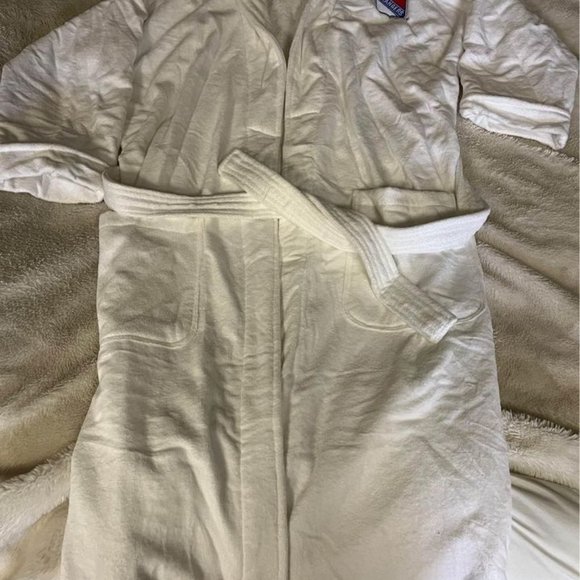 NEW YORK RANGERS BATHROBE. WHITE. - Picture 1 of 8